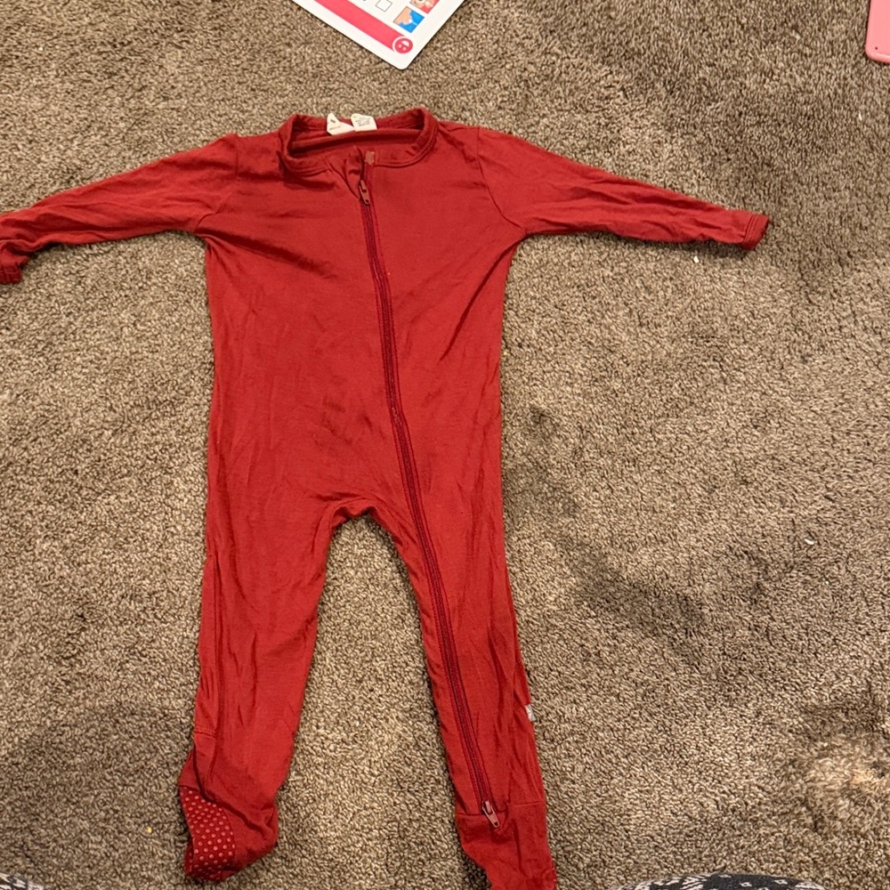 Kyte Long-Sleeve Red Footed One-Piece Zipper Pajamas